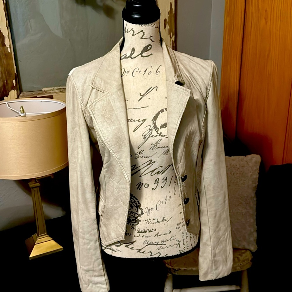Excellent condition, only worn once Day Trip jacket